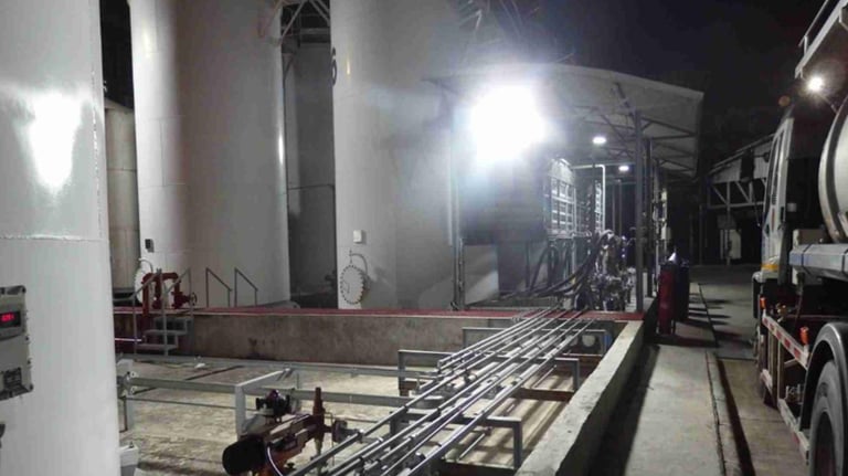 Oil depot ilumination 