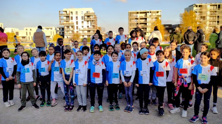 Photo de groupe de l’école d’athlétisme UAO31