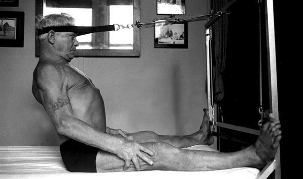 J.H. Pilates beim Üben
