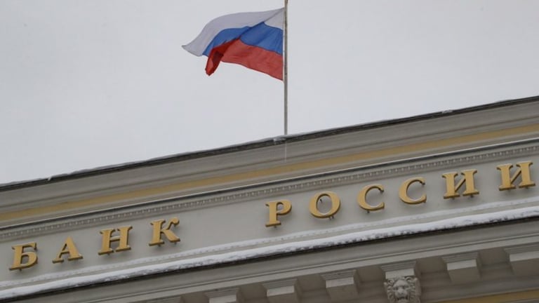 L’UE adopte une loi permettant l’utilisation des bénéfices générés par les actifs russes gelés