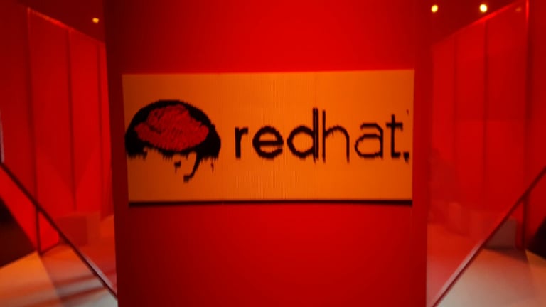 CorpoRASTI Regalos empresarios red hat