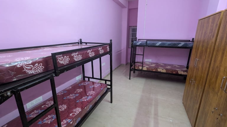 4 Sharing Ladies Hostel Room