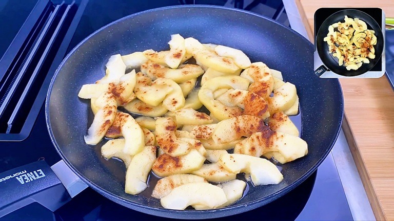 Cook the apples in a pan