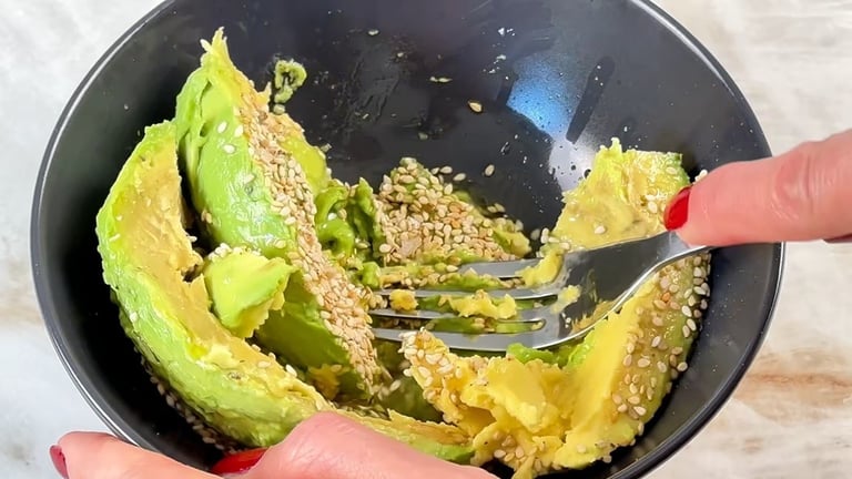 Prepare the cream for your avocado toast