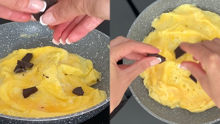 A fine cottura spezzetta un quadratino di cioccolato fondente così da farlo sciogliere