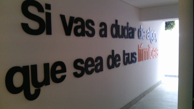 Letreros para recepción de oficina Fabricación de letras de MDF personalizadas