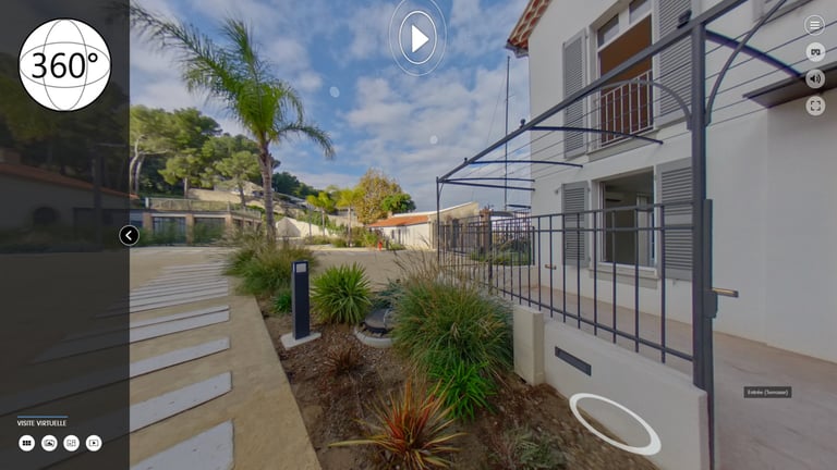 Loft spacieux à La Seyne-sur-Mer capté en photo grand angle et visite 360°