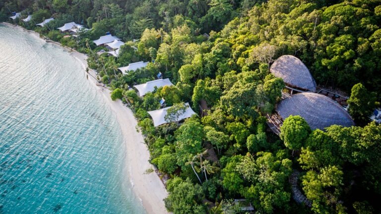 Amanwana Resort Moyo Island