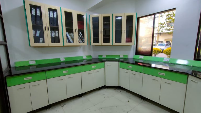 1Precision laboratory table manufacturer India