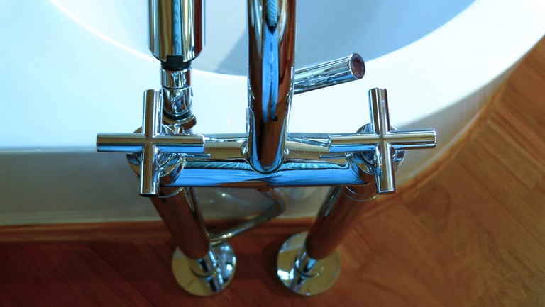 Badewannengarnitur Dornbracht mit Teakboden