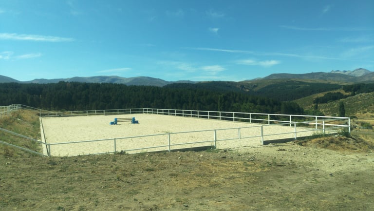 Proyecto de Pista de entrenamiento para salto de caballos