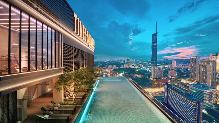 Level 41 Infinity Pool