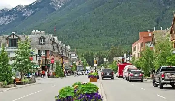 Day trip shuttle departing for Banff, Lake Louise, and Moraine Lake