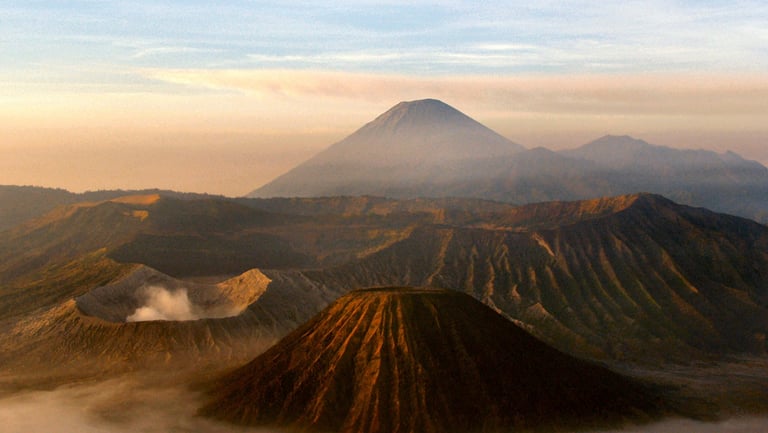 java ugnikalniai indonezija