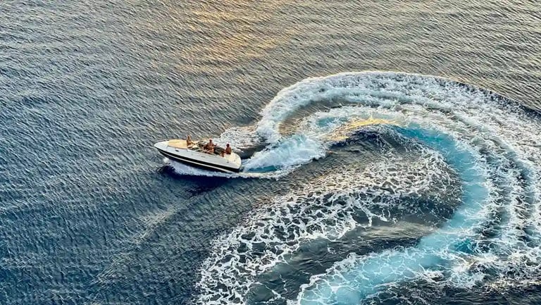 speed boat rade de marseille