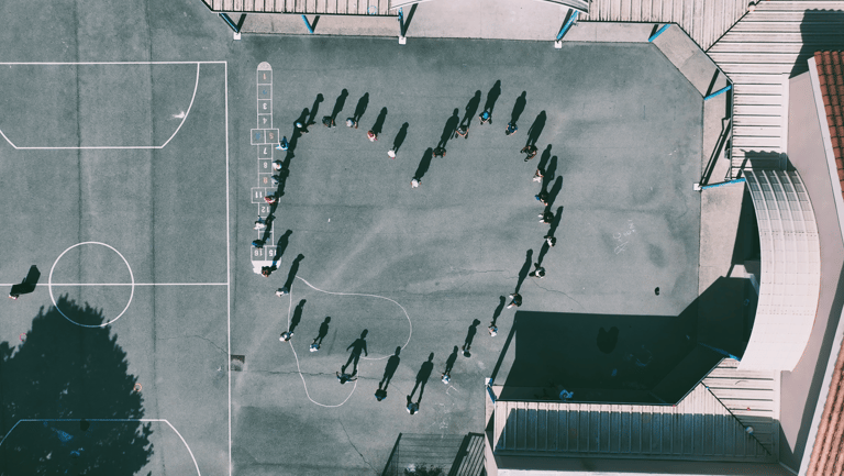 Cours d'école de Méjannes Le Clap