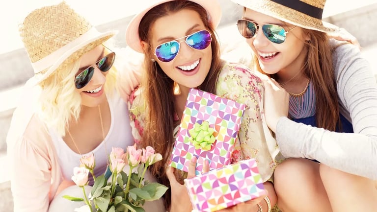 UK GIRLS HAVING FUN