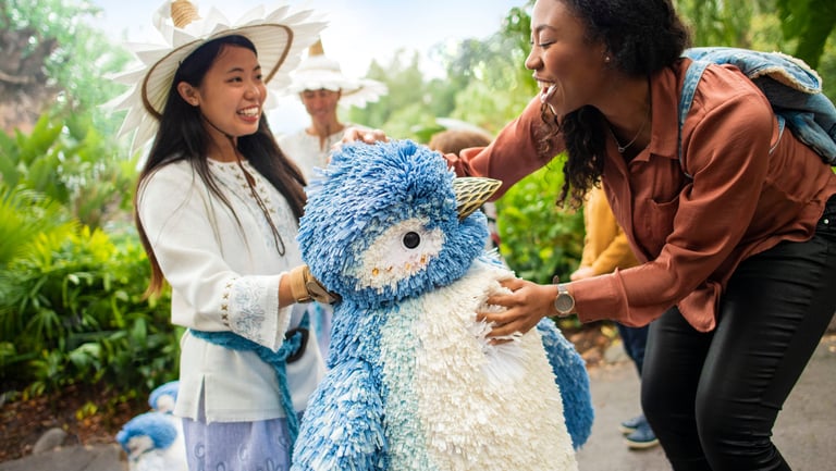 Merry Menagerie (Animal Kingdom) - blue and white puppet bird