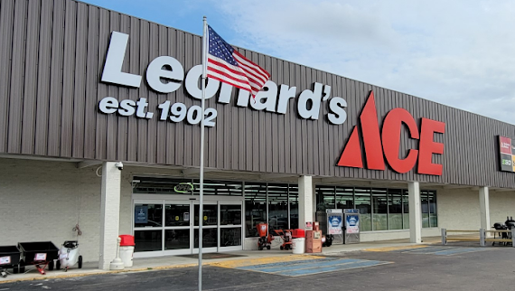 Leonard's hardware store, Arkansas Avenue - Russellville, AR (2025)