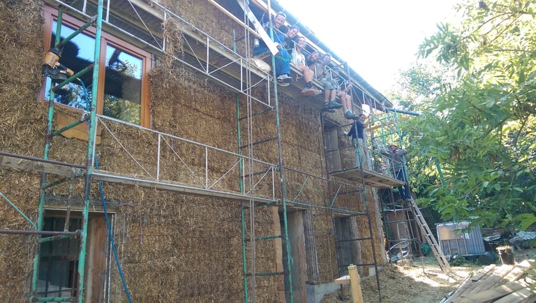 Chantier participatif - Isolation en bottes de paille