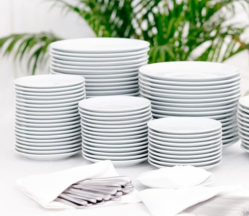 Locação de pratos e talheres para eventos - kits completos para festas e casamentos