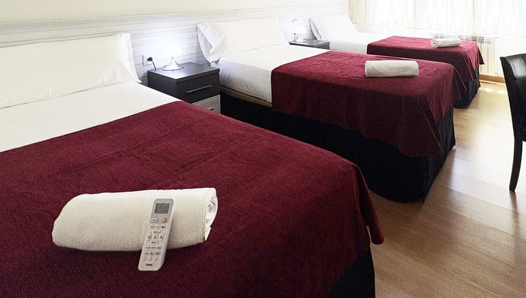 Habitación triple en Berceo Rooms, Logroño