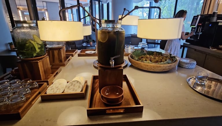 Andaz Singapore Sunroom complimentary snacks and beverage station