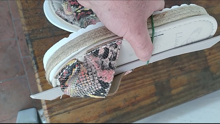 Fabricación de sandalias