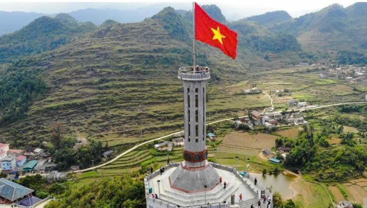 Ha Giang ( HanoiCarRent.com )