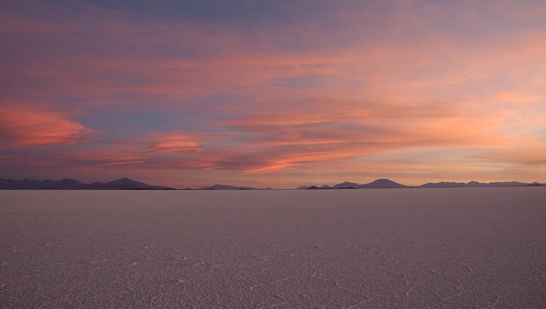 salar de uyuni elopement in Bolivia