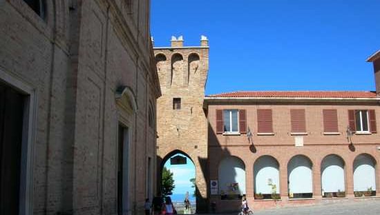 Porta marina, Sanludecio, castello malatestiano, Rocca, eventi in Romagna, borghi medioevali