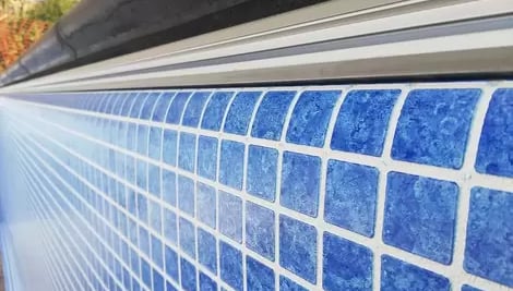 A blue and white swimminng pool liner