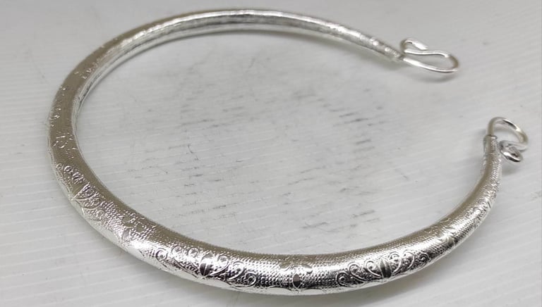 "Handcrafted tribal neck kada–bold ethnic choker-style jewelry-for overseas demand"