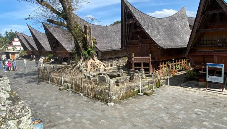 Batak houses with an ancient stone tribunal