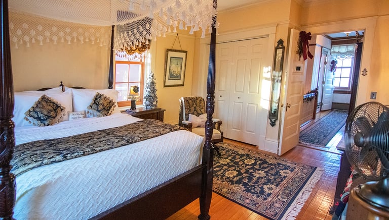 Braddock Point - A restored lighthouse by Manor Magic's design and renovation services