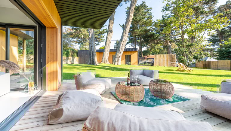 la grande terrasse de la Cabane des Vagues à Préfailles