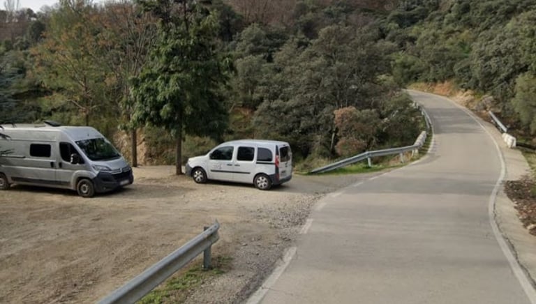Zona de aparcamiento utilizada como punto de encuentro para el barranco del Arroyo de los Majales