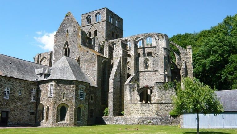 Gîtes de la Cour d'Etienville - Abbaye de Hambye