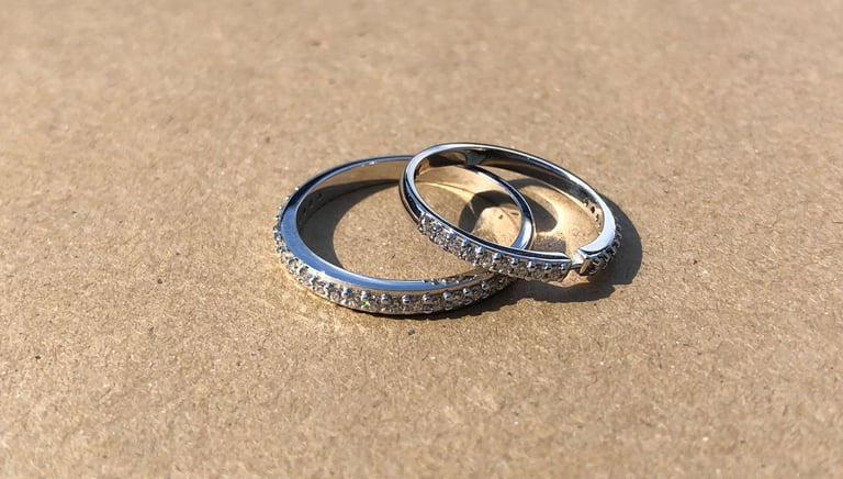 Par de Churumbelas de Oro Blanco y Diamantes 14k