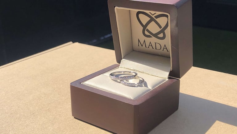 Par de Vista Isometrica Churumbelas de Oro Blanco y Diamantes 14k