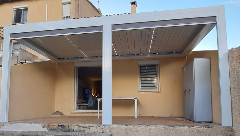 Pergola bioclimatique à carnoux