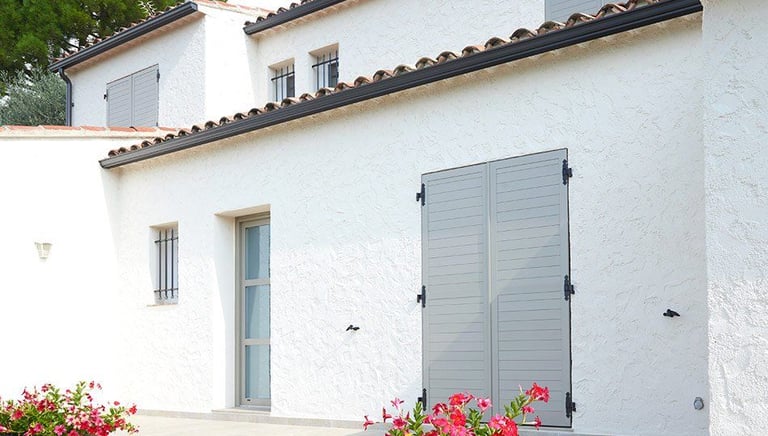 remplacement de volets en bois battants par de l'aluminium ou composite dans les Bouches du Rhône
