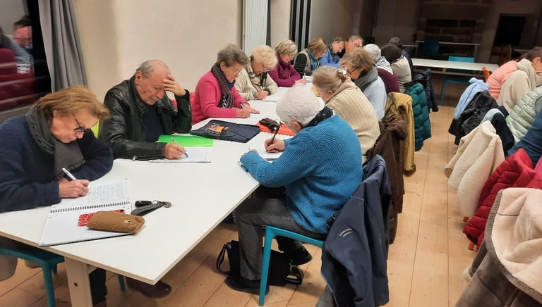 les membres du club d'orthographe lors d'une séance