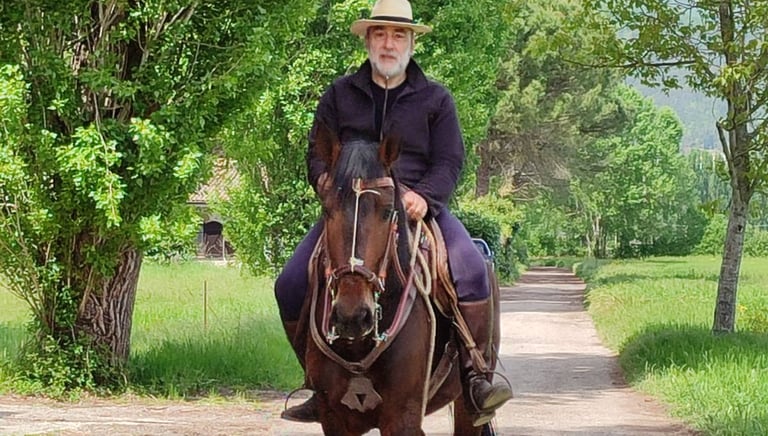 Escursione a cavallo nella natura della Valle Reatina, attività outdoor per chi soggiorna vicino a Rieti