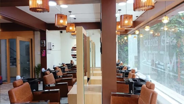 Professional hair cutting service at Salon Perimeter Bangalore