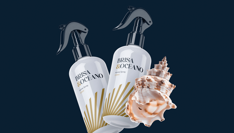 two bottles of home spray from the Brisa & Oceano line with the visual identity Luz & Axé