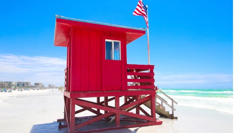 lifeguard stand on beach