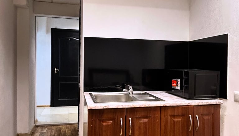 Kitchenette and dining area