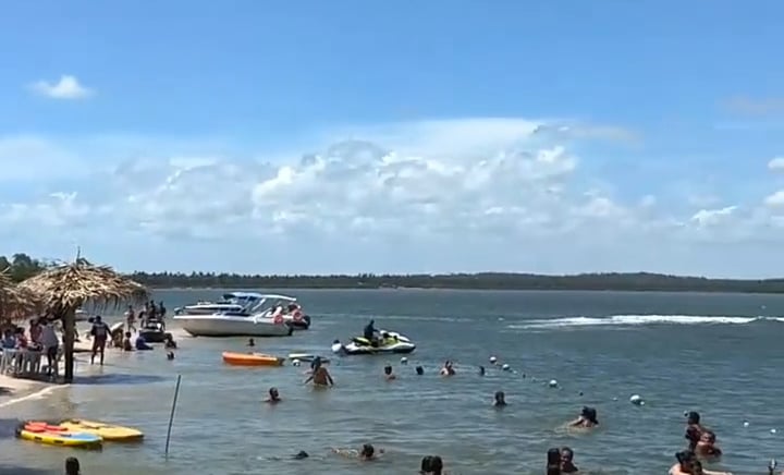 Ilha Crôa do Goré: banho de rio, petiscos e pôr do sol