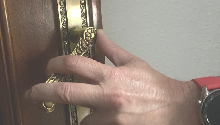 Apertura de puertas interiores